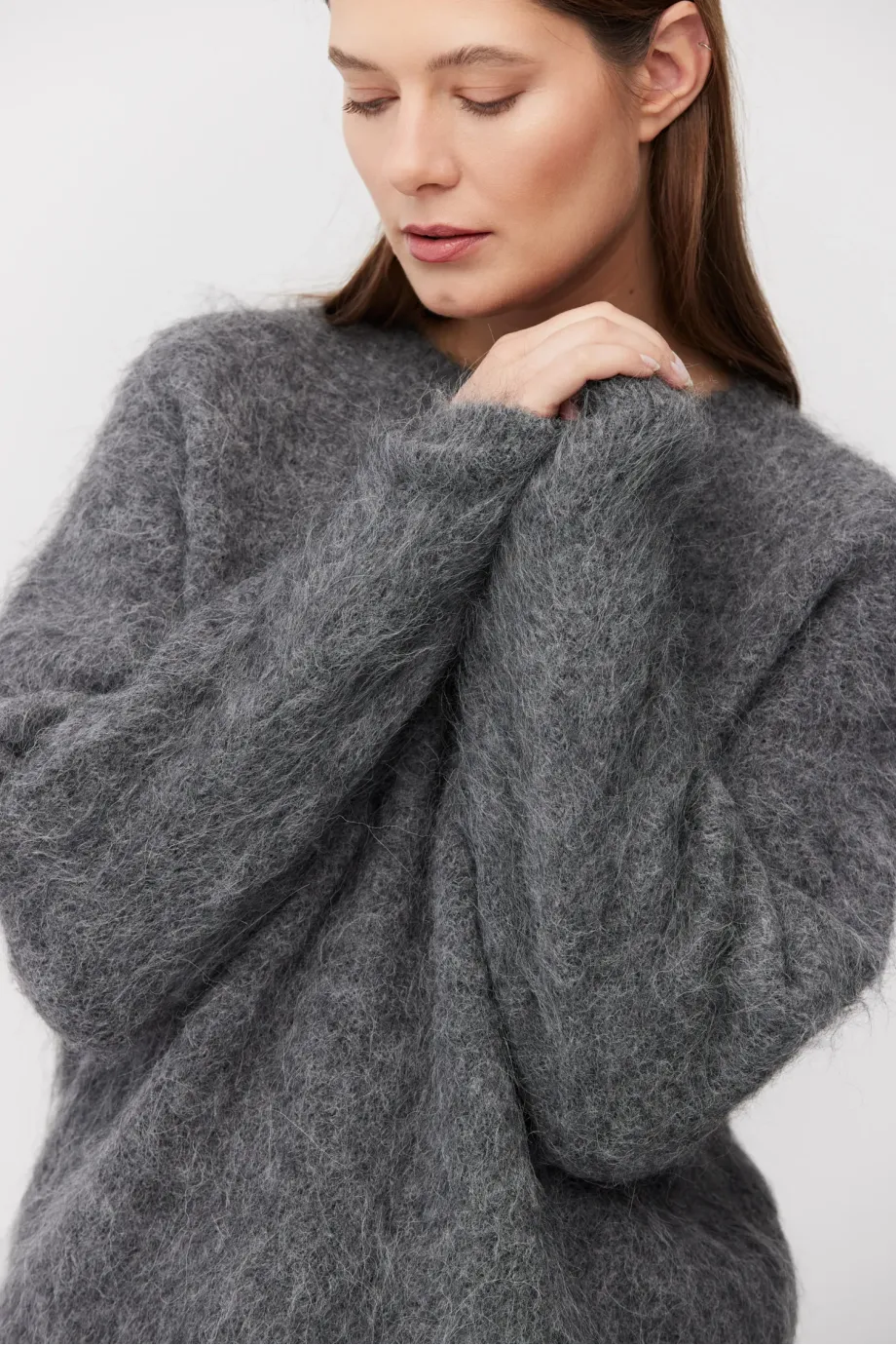Pulover gri din lână alpaca Pulover gri din lână alpaca