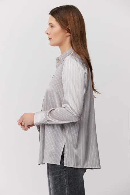 Cămașă lejeră de mătase albă cu dungi