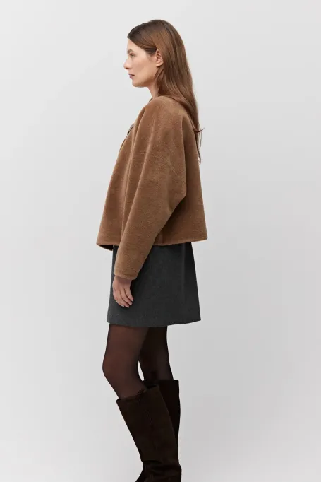 Jachetă scurtă maro din lână cu ursuleț de pluș