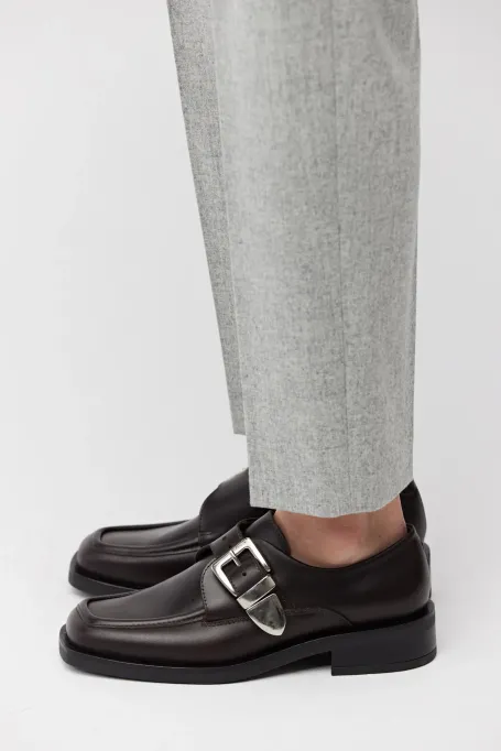 Pantofi monk din piele maro cu cataramă