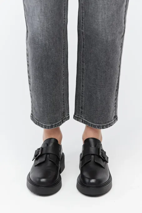 Pantofi negri de călugăr