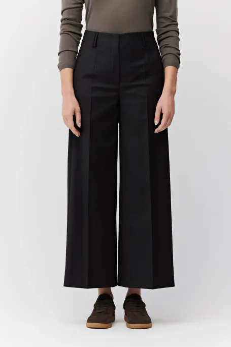 Pantaloni culotte negri cu lână