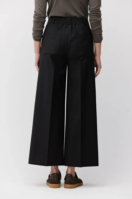 Pantaloni culotte negri cu lână
