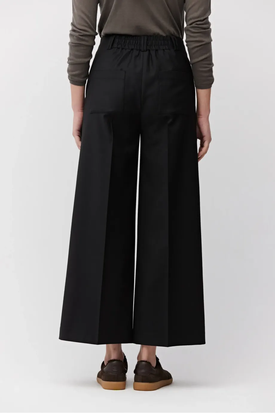 Pantaloni culotte negri cu lână Pantaloni culotte negri cu lână