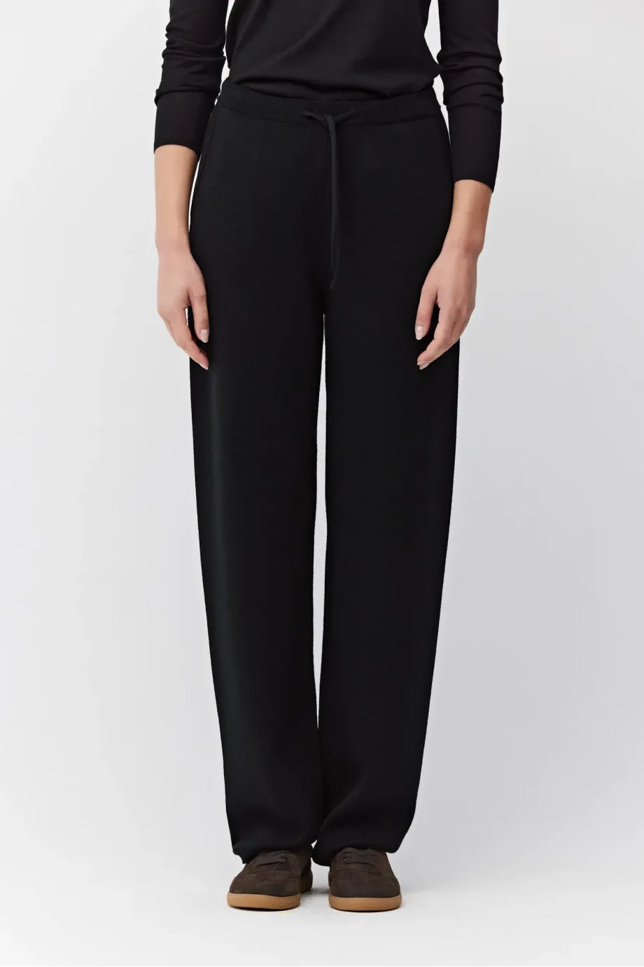 Pantaloni negri tricotați din lână merinos Pantaloni negri tricotați din lână merinos