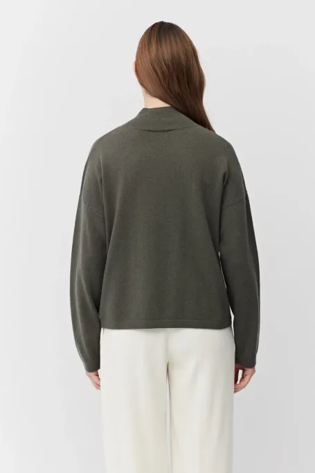 Pulover verde cu guler înalt din lână merinos și cașmir