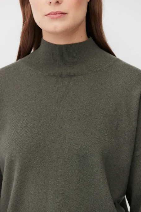 Pulover verde cu guler înalt din lână merinos și cașmir