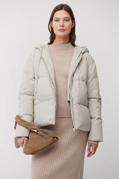 Jachetă bej reversibilă din puf cu glugă