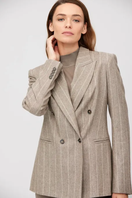 Jachetă cu dungi taupe și o notă de cașmir