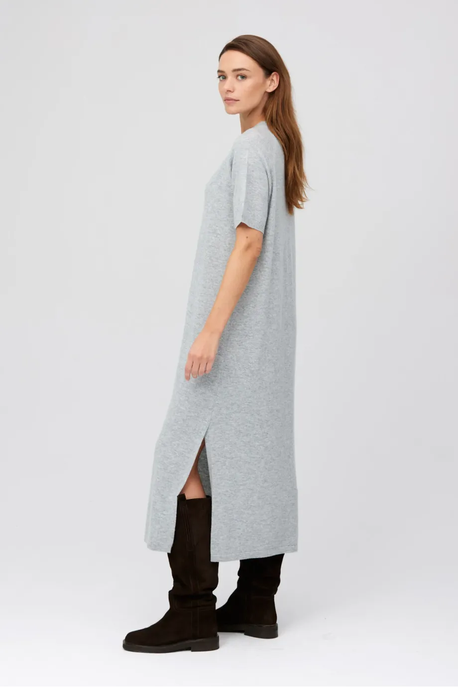 Rochie midi gri din lână merinos și cașmir Rochie midi gri din lână merinos și cașmir