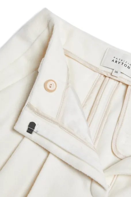 Pantaloni de costum din lână crem cu cașmir