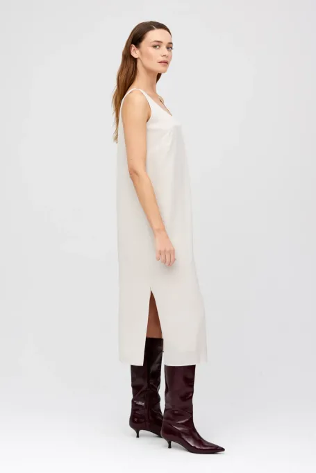 Rochie bej din mătase