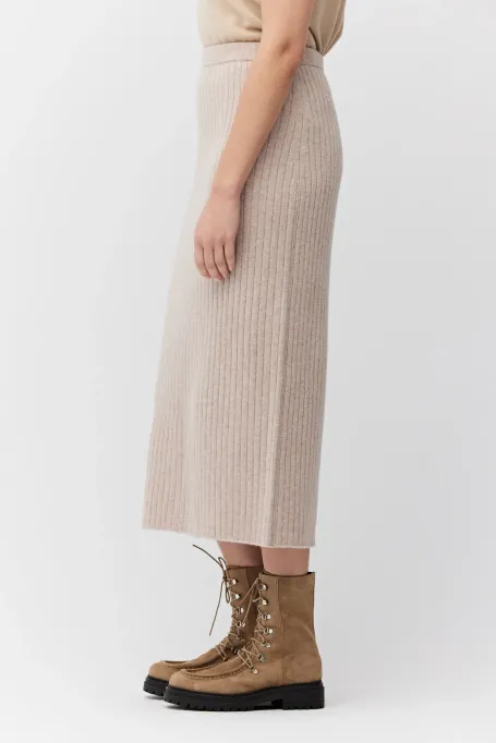Fustă tricotată bej din lână merinos