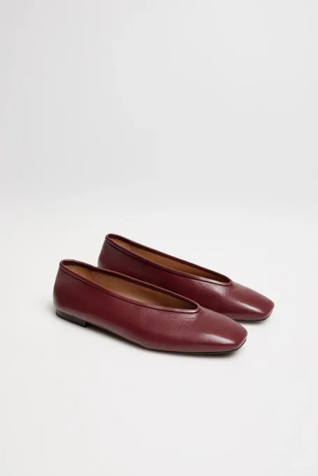 Balerini roșii din piele