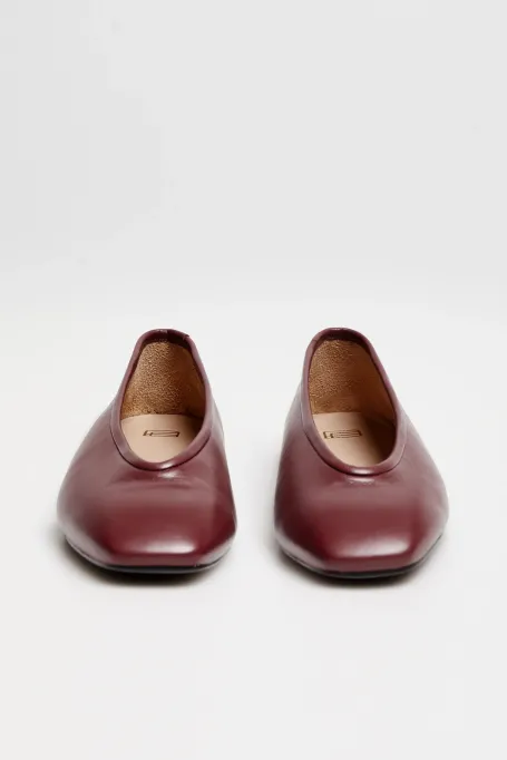 Balerini roșii din piele