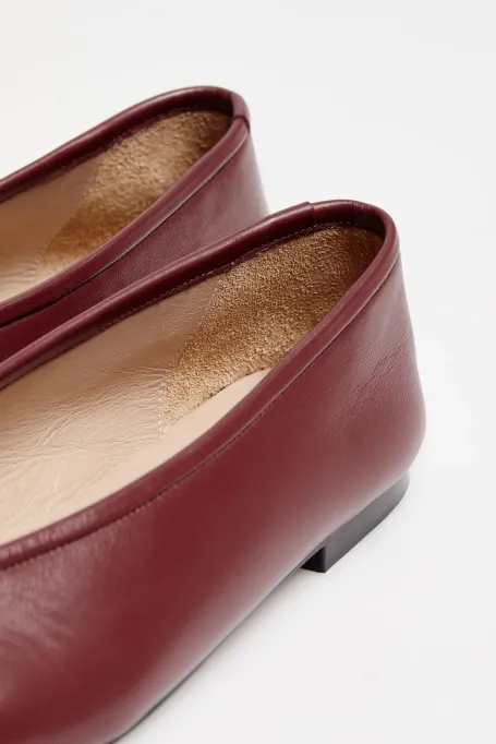 Balerini roșii din piele