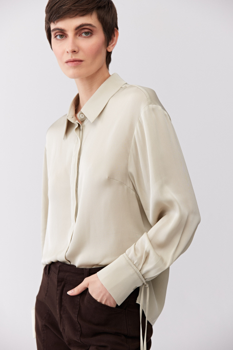 Bluză din mătase cu legătură la manșetă. - Patrizia Aryton