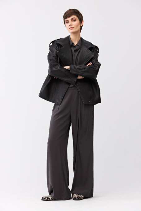 Pantaloni largi gri din mătase