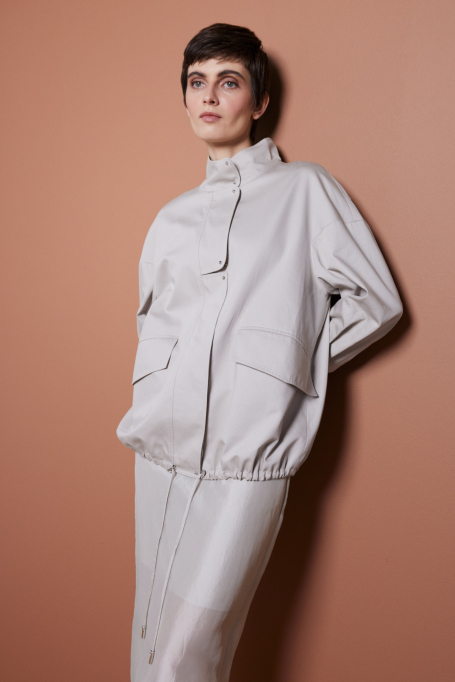 Geacă cu guler tip stând