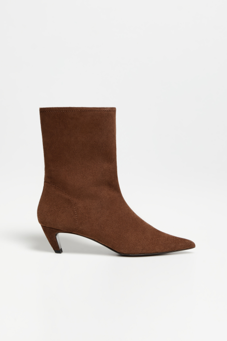 Botine maro din piele întoarsă