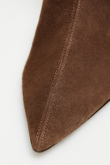Botine maro din piele întoarsă