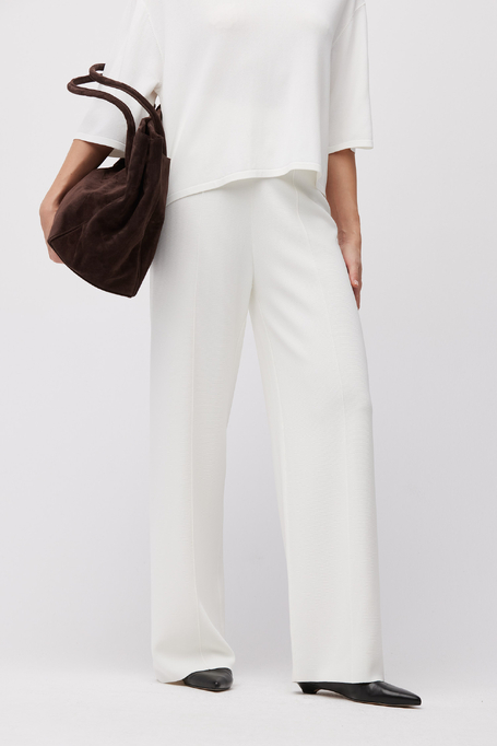 Pantaloni albi largi din tricot