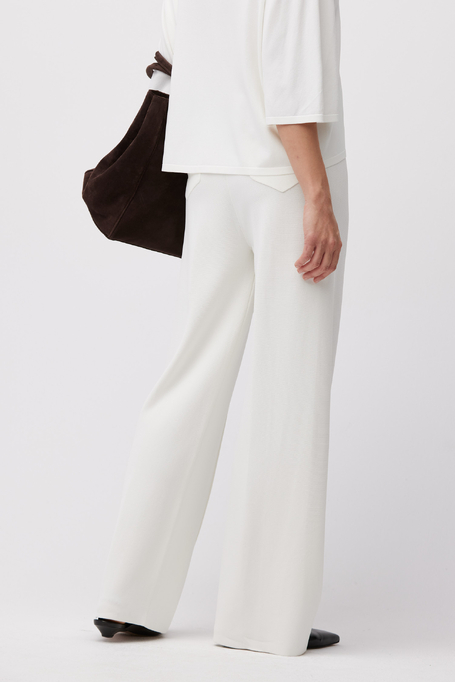 Pantaloni albi largi din tricot