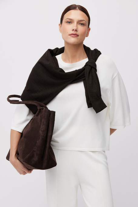 Bluză albă din tricot cu decolteu rotund