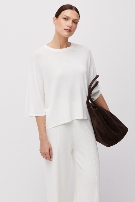 Bluză albă din tricot cu decolteu rotund