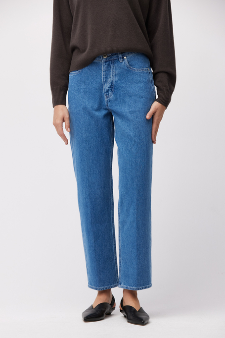 Blugi cu talie înaltă