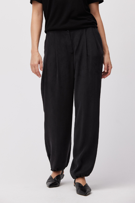 Pantaloni negri din amestec de in și lyocell