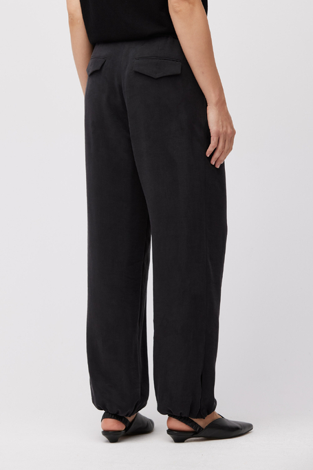 Pantaloni negri din amestec de in și lyocell