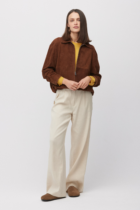 Jachetă maro din piele întoarsă