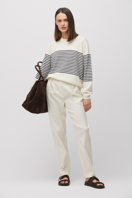 Pantaloni albi cu in alb