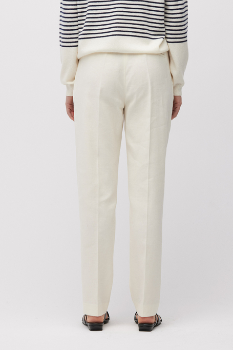 Pantaloni albi cu in alb