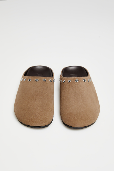 Papuci maro din piele întoarsă cu ținte - Patrizia Aryton