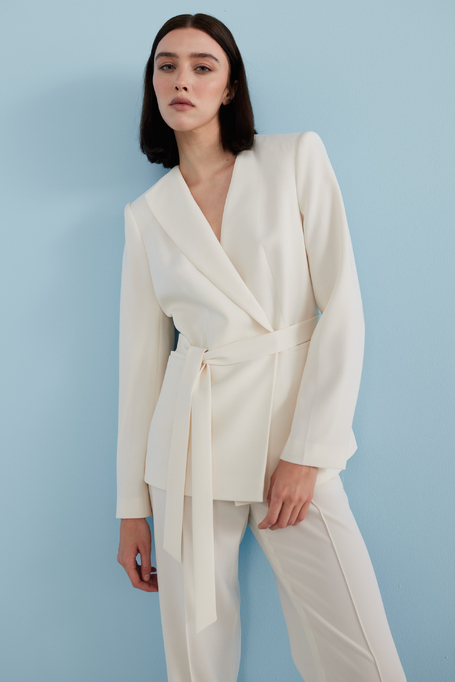 Sacou bej cu curea pentru costum