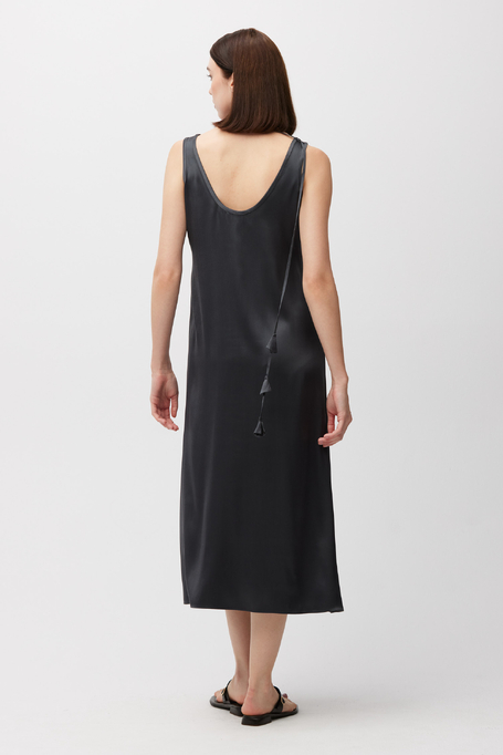 Rochie midi gri din mătase cu ciucuri