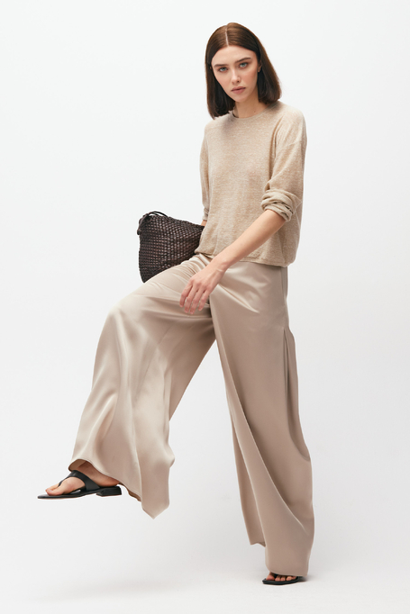 Pantaloni bej cu croială largă