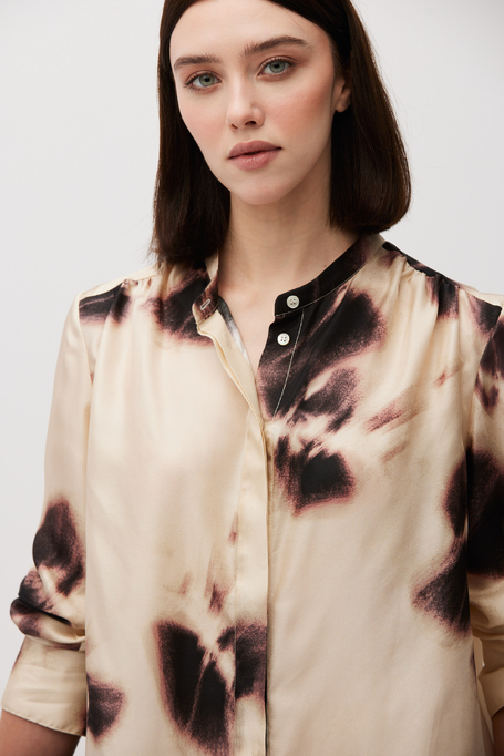 Cămașă lejeră din mătase cu model