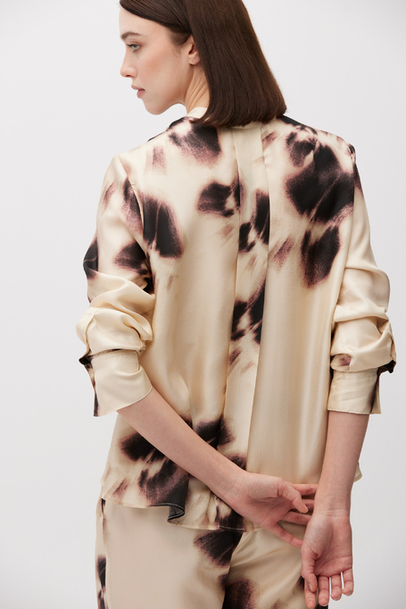 Cămașă lejeră din mătase cu model