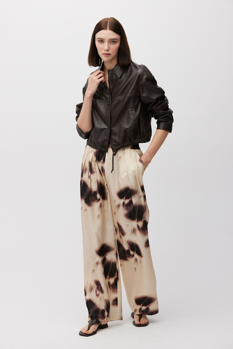 Pantaloni largi din mătase cu model