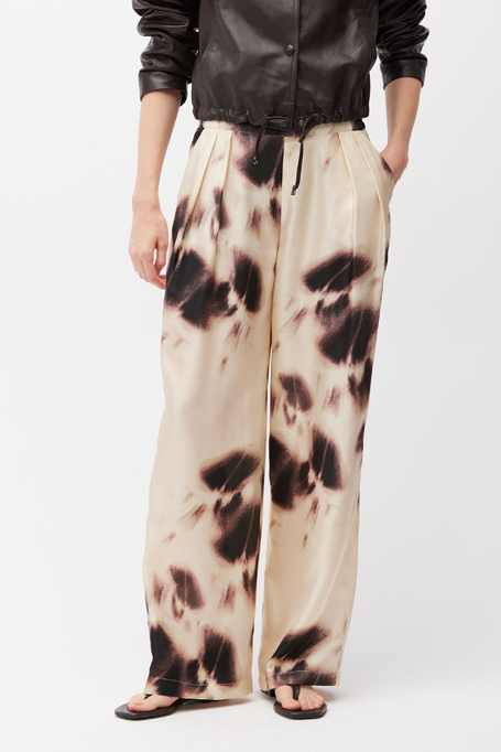 Pantaloni largi din mătase cu model