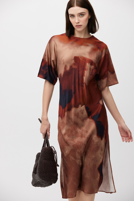 Rochie cambrată cu model din viscoză