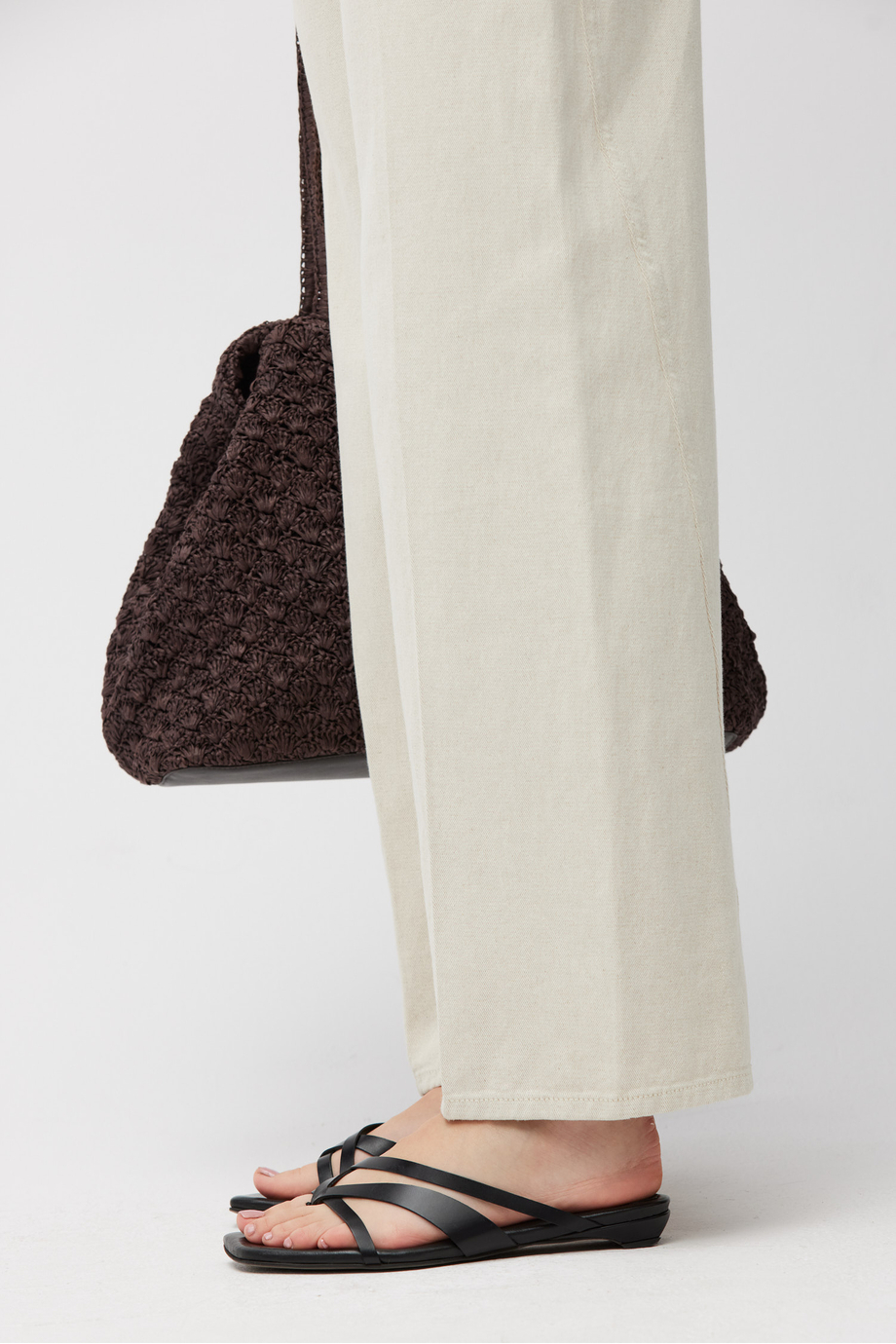 Papuci negri din piele cu toc mic Papuci negri din piele cu toc mic