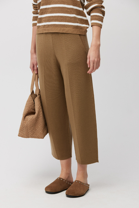 Pantaloni culotte din tricot