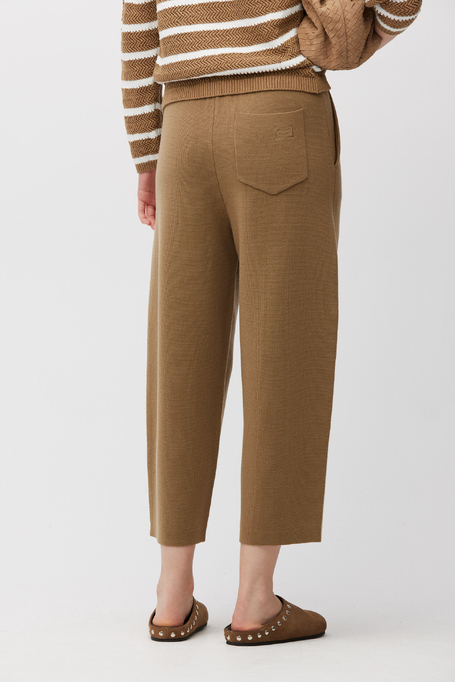 Pantaloni culotte din tricot