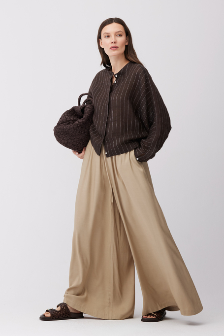 Pantaloni bej cu picior larg