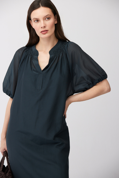 Rochie lejeră de culoare smarald, cu mătase