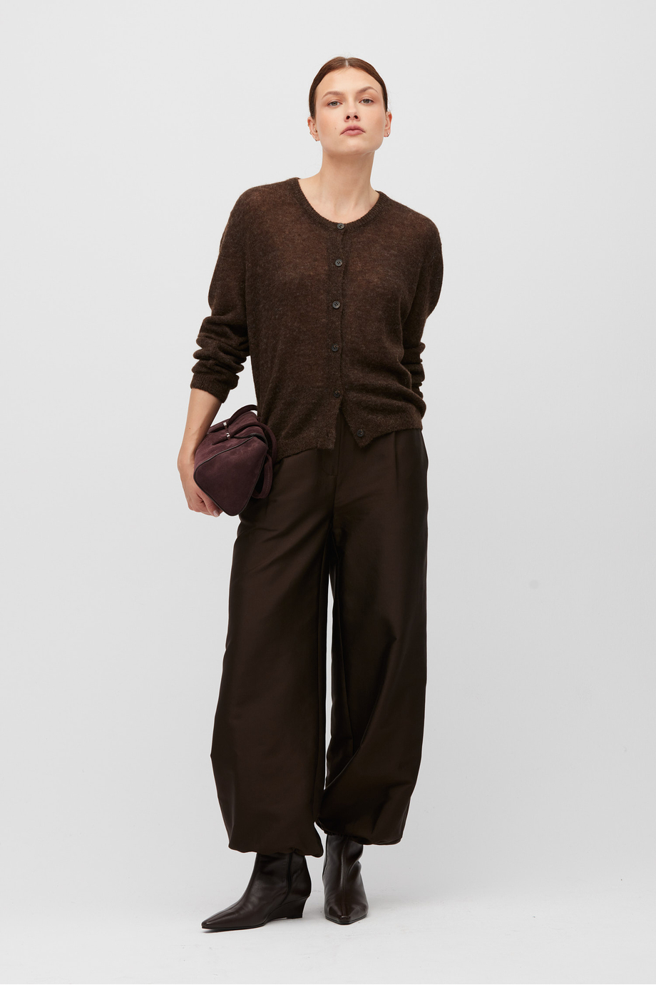 Cardigan ciocolatiu cu lână de alpaca Cardigan ciocolatiu cu lână de alpaca